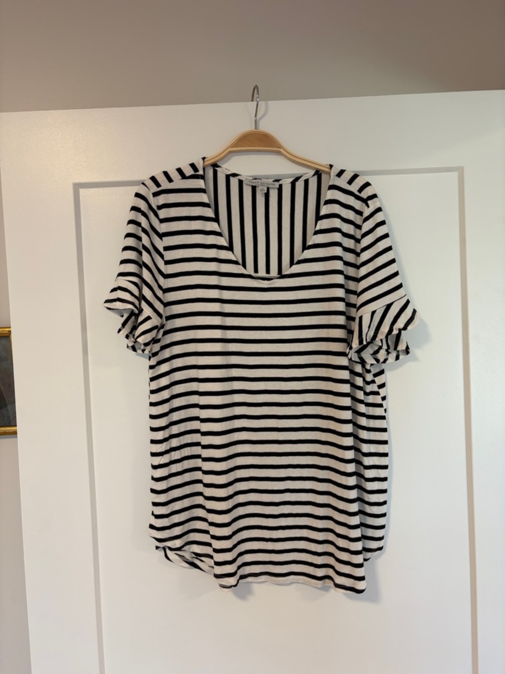 Green Envelope Black & White Striped Scoop Ruffle Sleeve Top